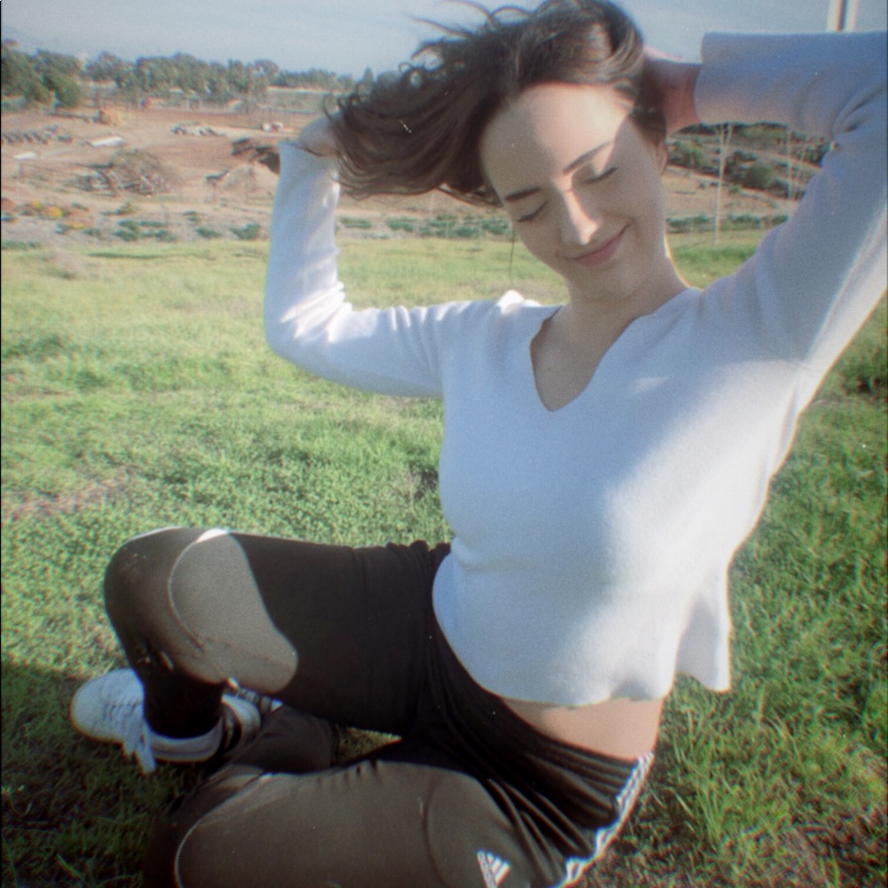 White sweater top🌹